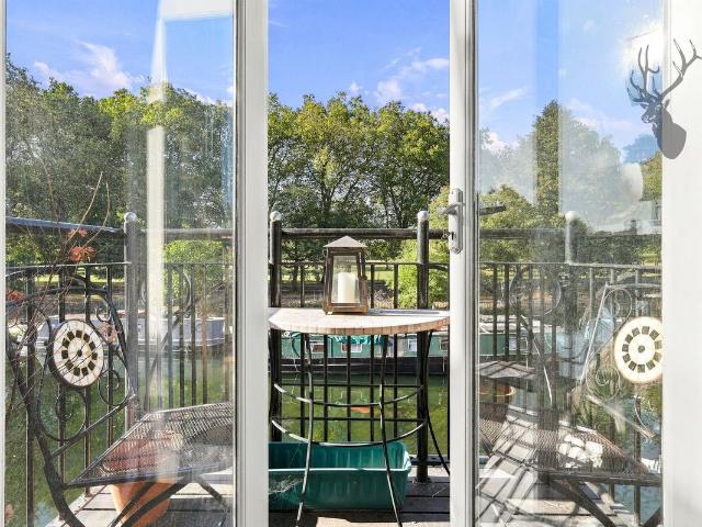 Apartment for rent in Old Ford, Bow