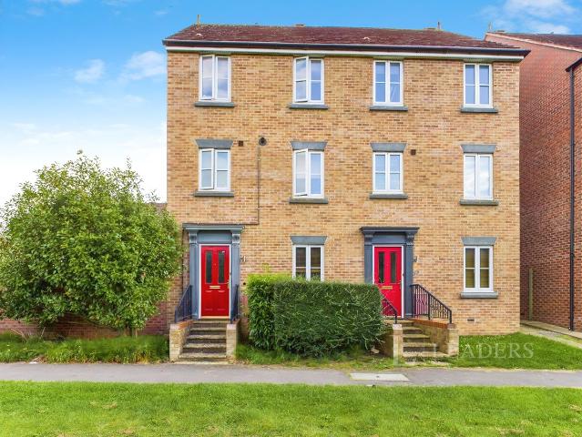 Apartment for rent in Hesters Way, Golden Valley