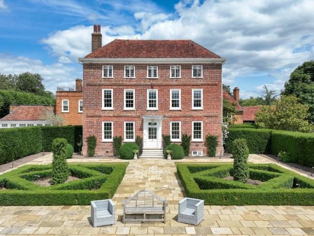 House for rent in Bucks Hill, Batchworth