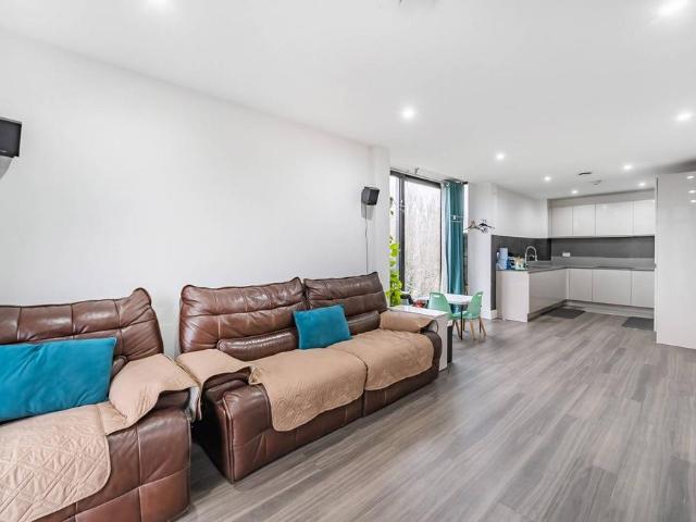 Apartment for rent in London Borough of Hounslow, Greater London