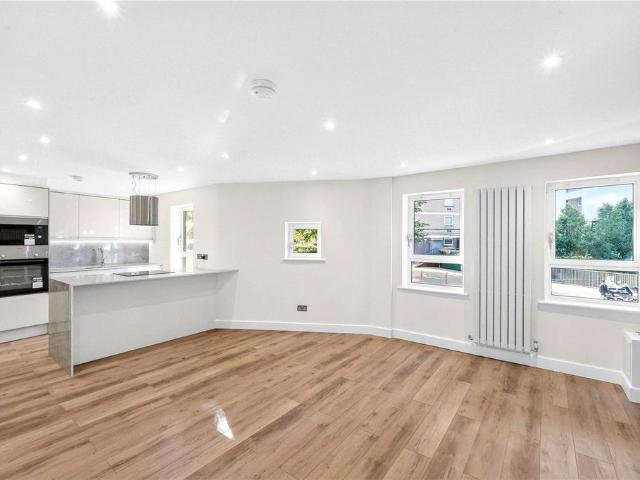 Apartment for rent in Bermondsey Spa, Greater London