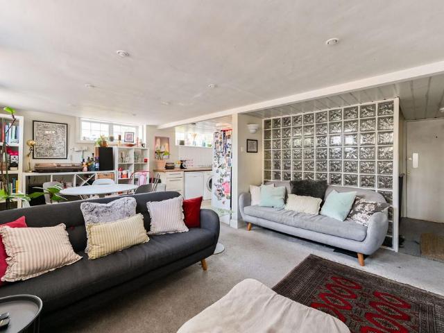 Apartment for rent in Walworth, Greater London