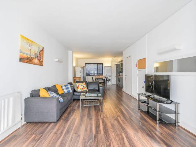 Apartment for rent in Bromley-by-Bow, Poplar Grove