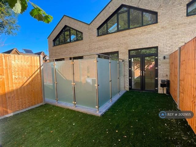 House for rent in London Borough of Croydon, Greater London