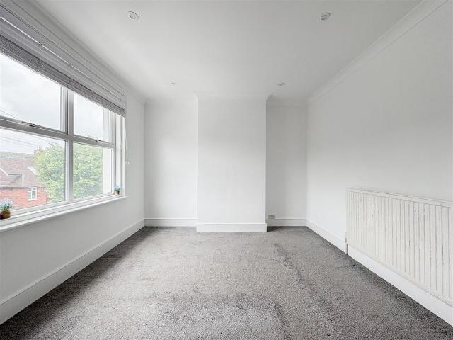Apartment for rent in High Wickham, Guestling Green