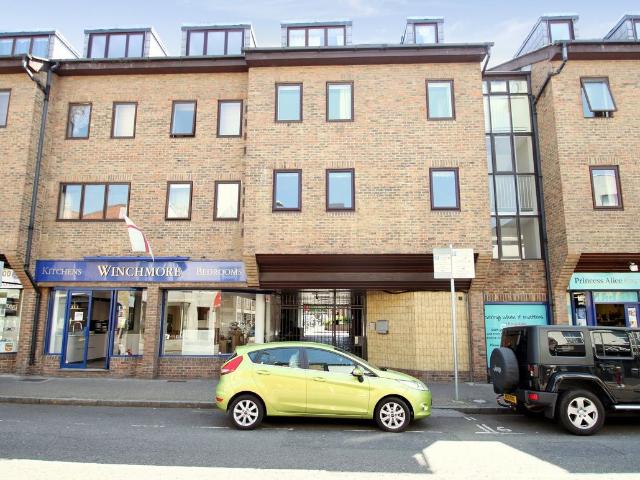 Apartment for rent in Norbiton, Greater London