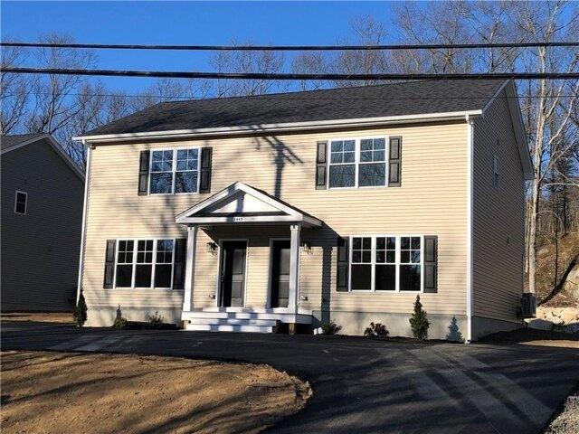 House for sale in Lincoln, Rhode Island