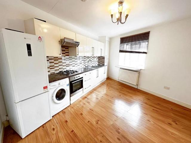 Apartment for rent in London Borough of Havering, Greater London