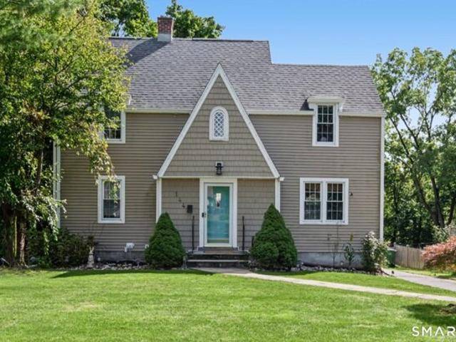 House for sale in Newfield Heights, Middletown