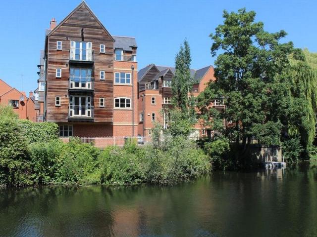 Townhouse for rent in New Catton, East Bank