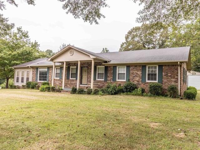 House for sale in Selmer