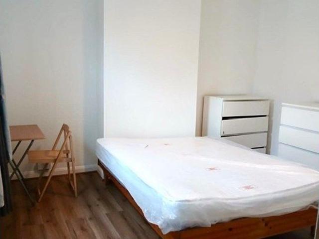 Room for rent in London Borough of Ealing, Greater London