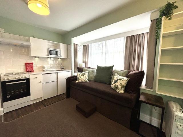 Studio for rent in Kings Norton, West Midlands