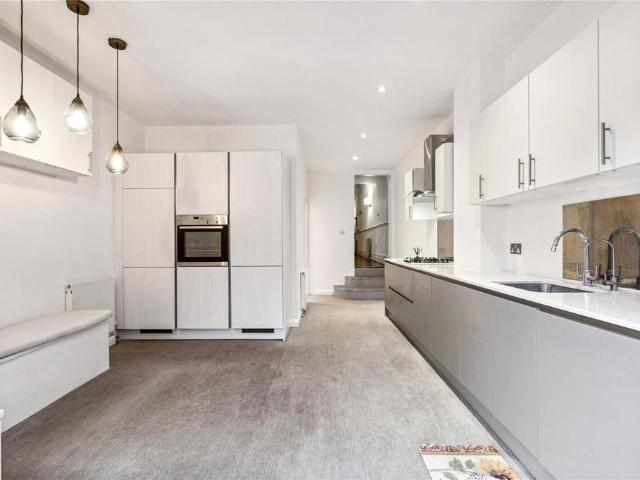 House for rent in London Borough of Ealing, Greater London