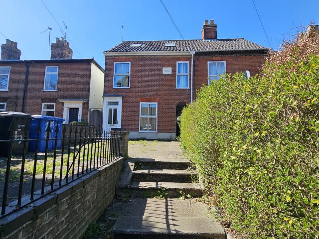 House for rent in Heigham Grove, East Bank