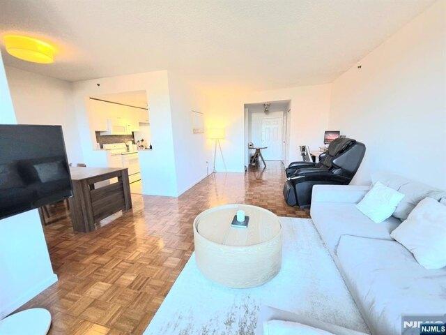 Condo for sale in Fort Lee, New Jersey