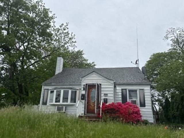 House for sale in Edison, New Jersey