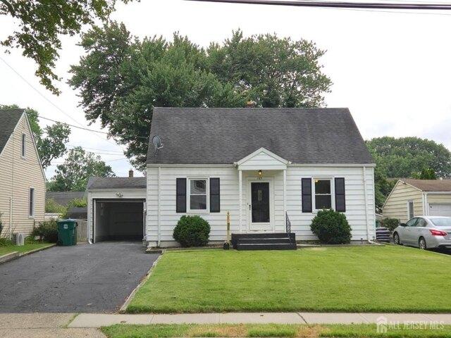 House for sale in Edison