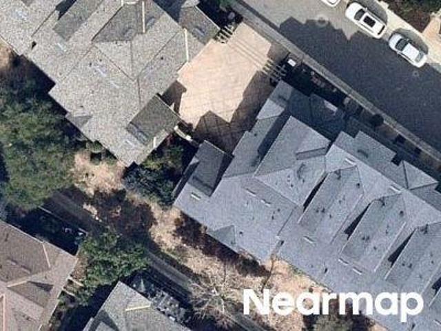 House for sale in Oakland