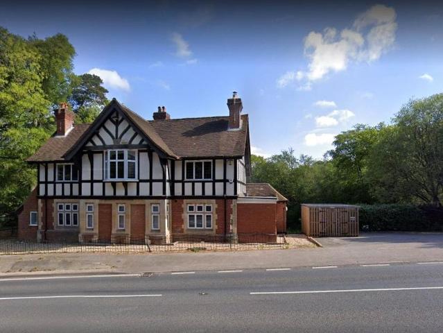 Apartment for rent in Hart, Hampshire