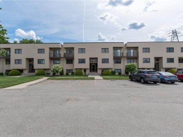Condo for sale in Lincoln, Rhode Island