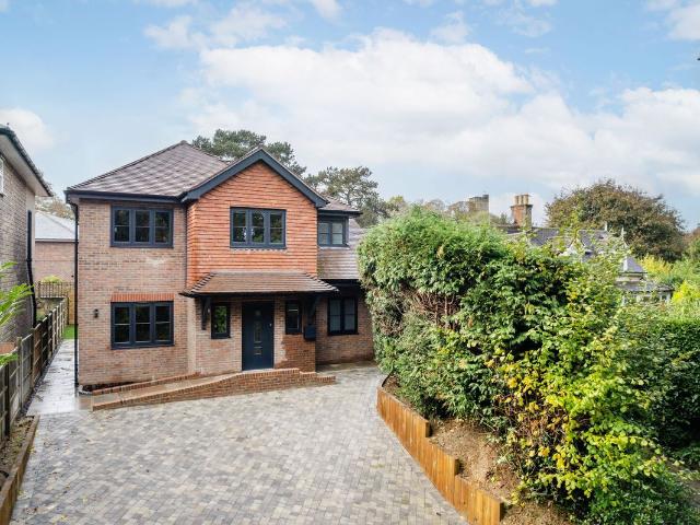 House for rent in Perryfields, West Sussex
