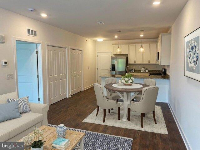 Condo for sale in Delaware