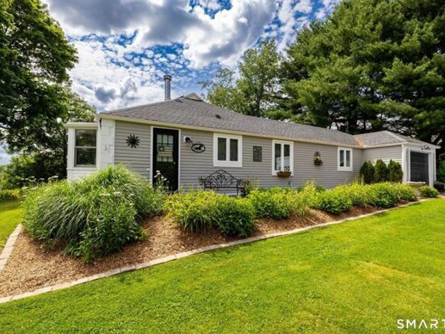 House for sale in Litchfield