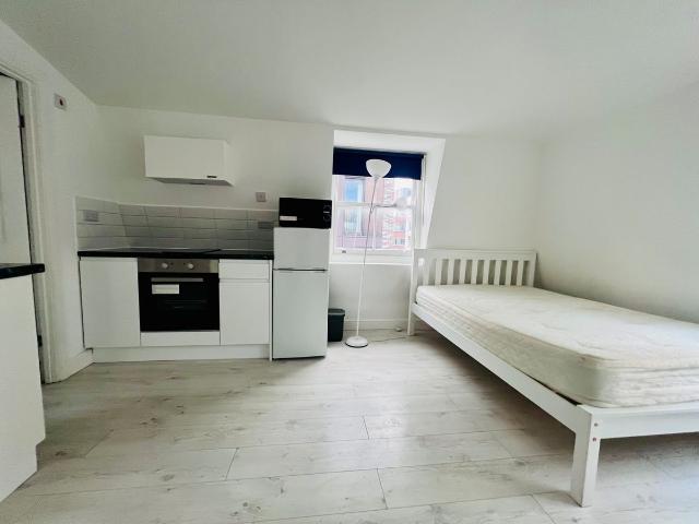 Studio for rent in Finsbury, Greater London