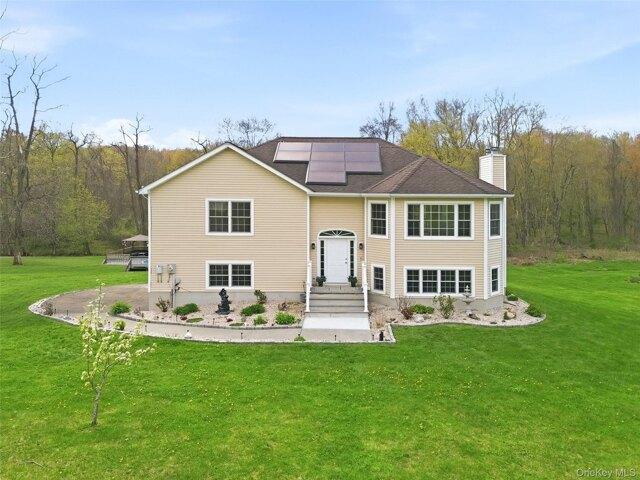 House for sale in Holmes, New York