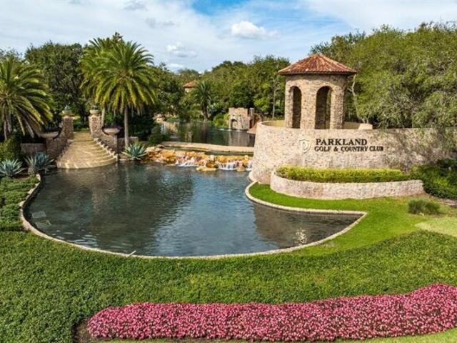 Condo for sale in Parkland