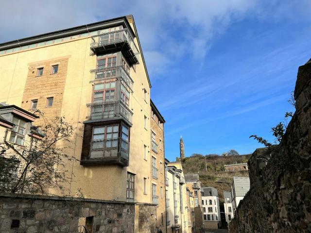 Apartment for rent in Canongate, Old Town