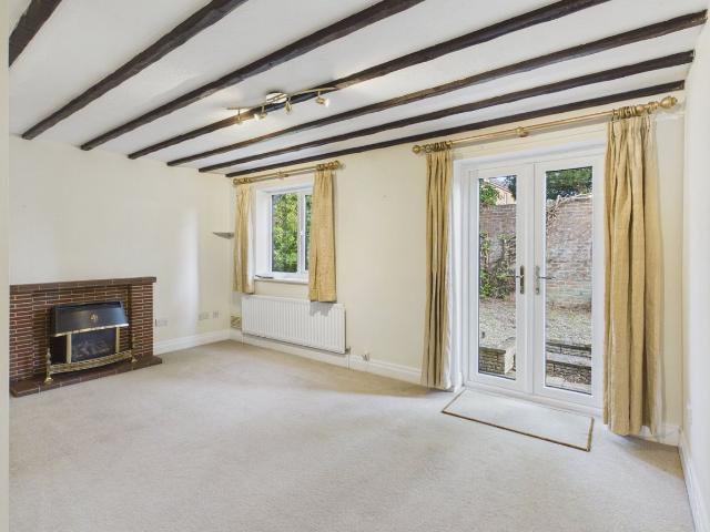 Apartment for rent in Beaconsfield Old Town, Beaconsfield
