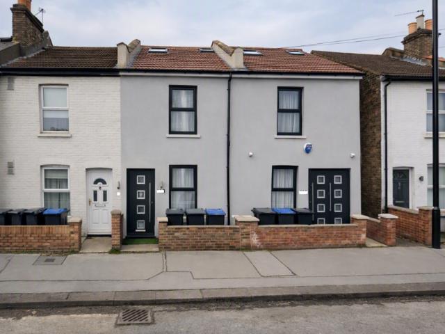 House for rent in London Borough of Croydon, Greater London