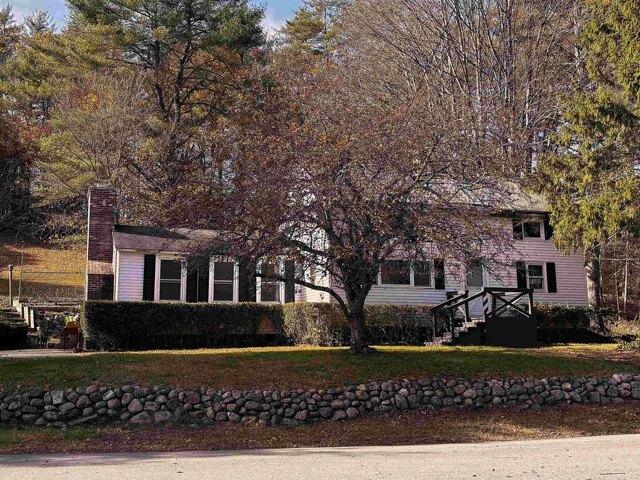 House for sale in Winchester, Cheshire County