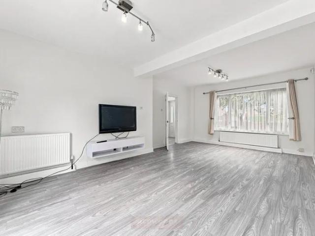 House for rent in Old Windsor