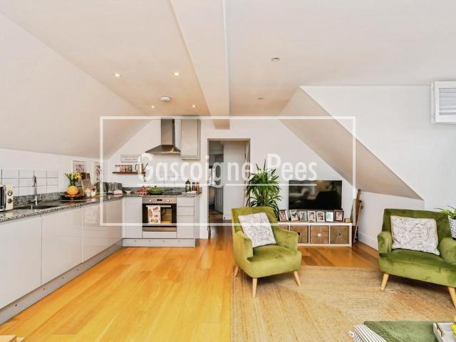 Apartment for rent in Woking, Surrey
