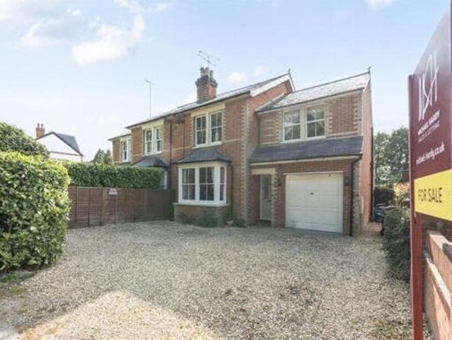 House for sale in Crowthorne, Bracknell Forest