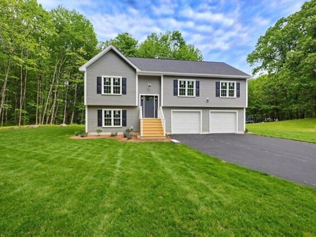 House for sale in Charlton, Massachusetts