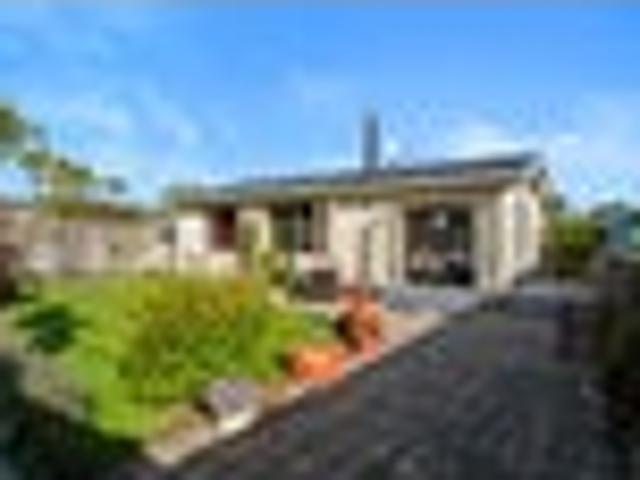 Townhouse for sale in Waikanae Beach, Wellington