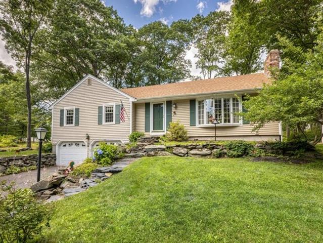 House for sale in Cape Elizabeth, Maine
