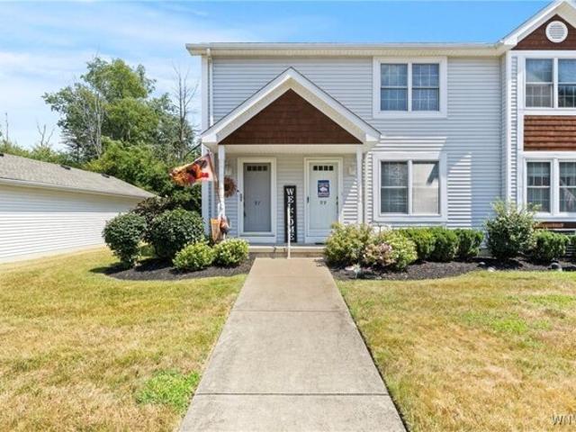 Condo for sale in Lancaster