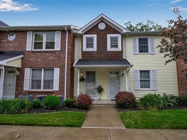 Condo for sale in Lancaster