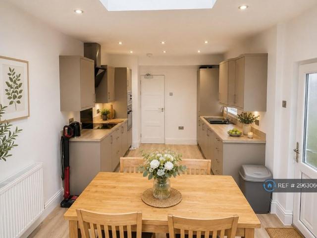 House for rent in Hotwells, Feckenham