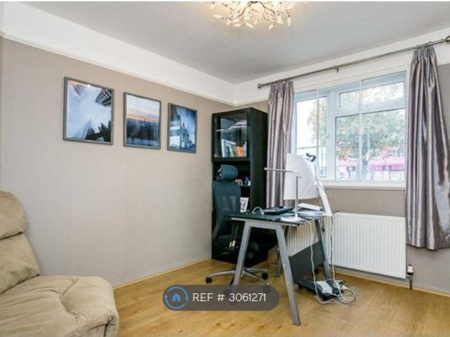 House for rent in London Borough of Sutton, Greater London