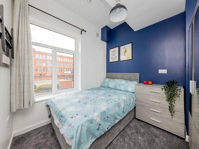 House for rent in Hollinwood, Pendock