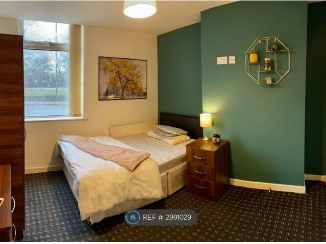 Room for rent in Hollinwood, Pendock