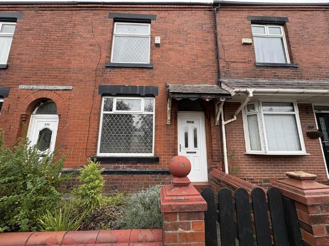 House for rent in Shaw Side, Pendock