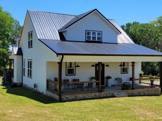 House for sale in Dickson