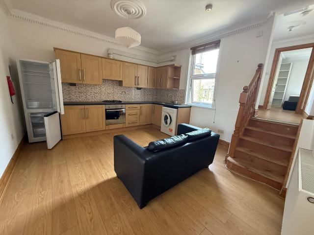 Apartment for rent in Stamford Hill, Greater London
